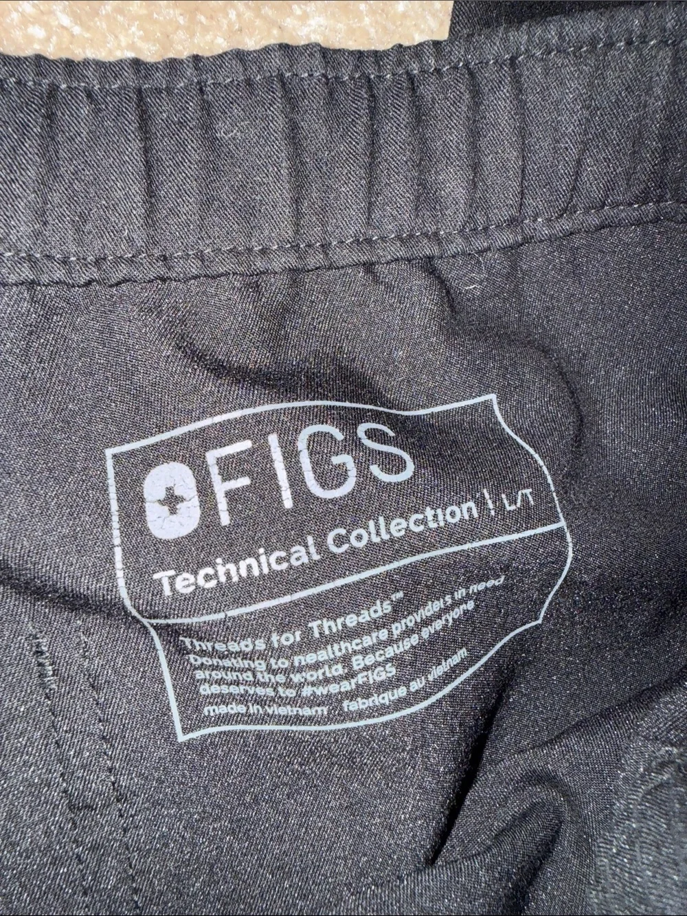 FIGS Black Men’s Scrub Pants - Large Tall
